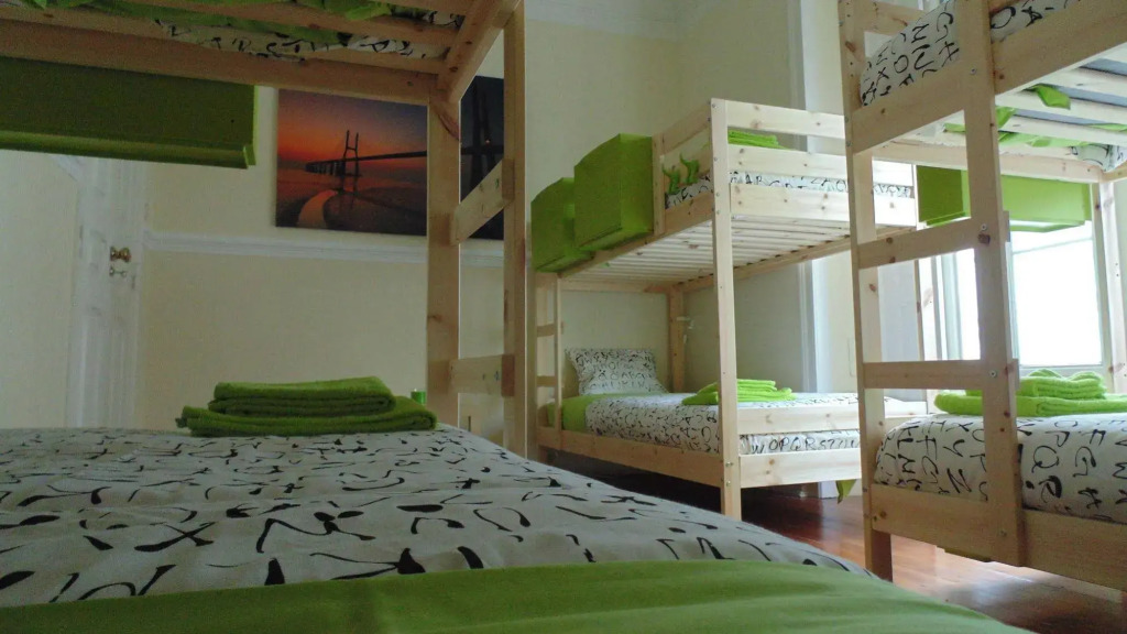We Love Hostel