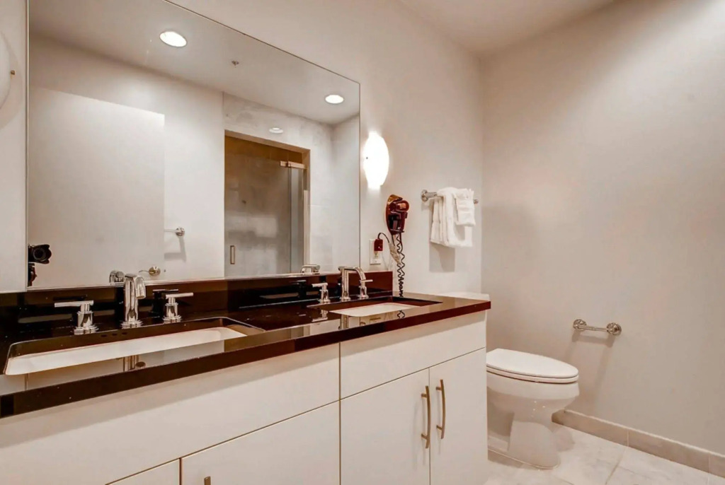 Global Luxury Suites at The Convention Center