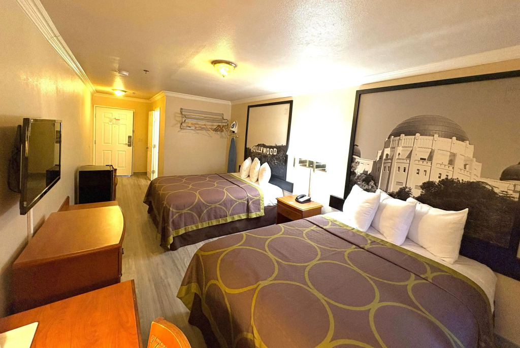 Super 8 by Wyndham Hollywood/LA Area