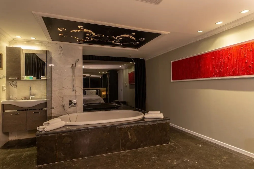 Alma Suites