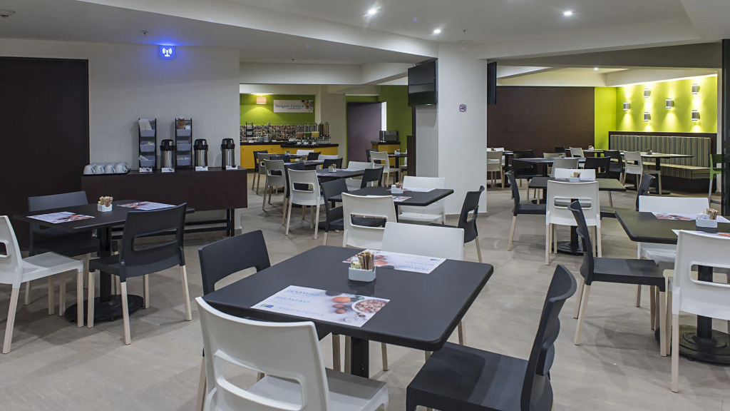 Holiday Inn Express Mexico Aeropuerto by IHG