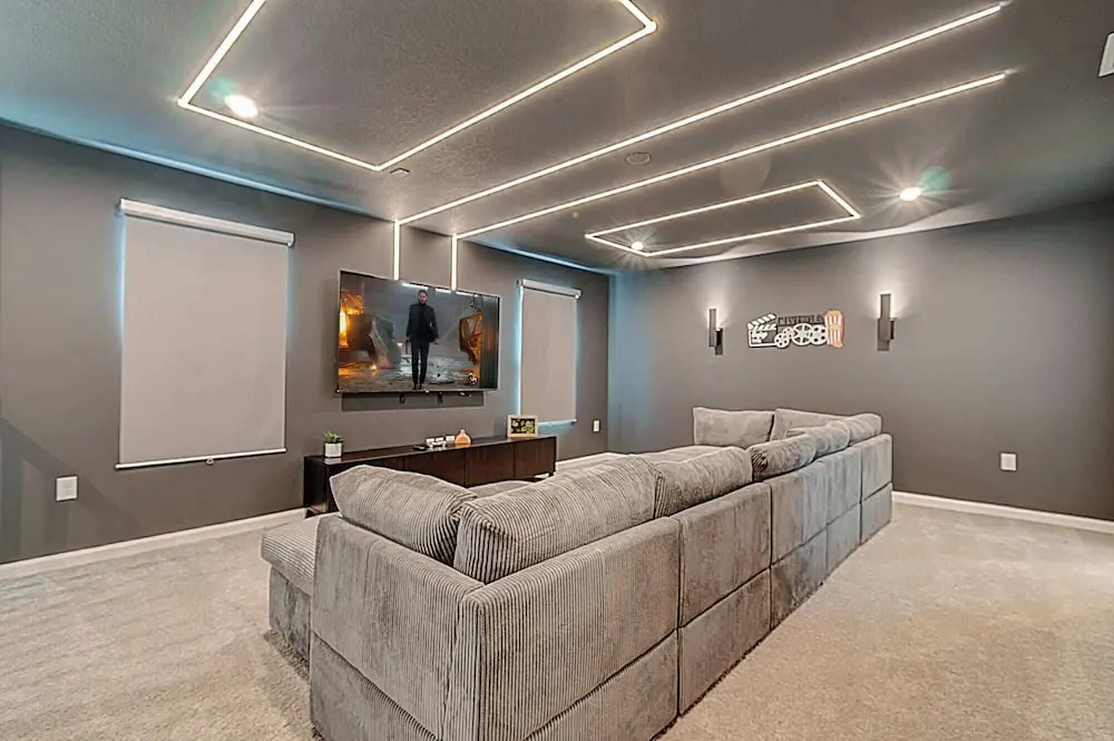 Luxury Family Getaway in Orlando w/ Private Pool & Games
