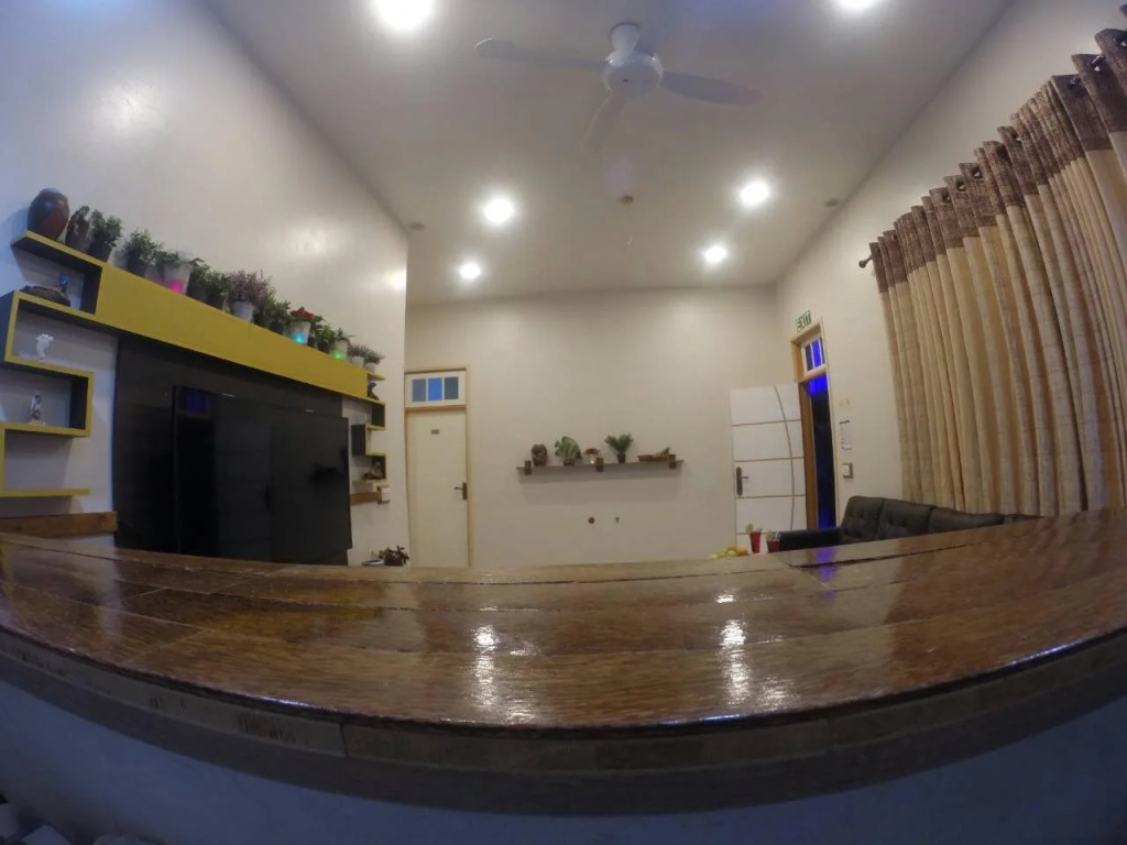South Ari Inn