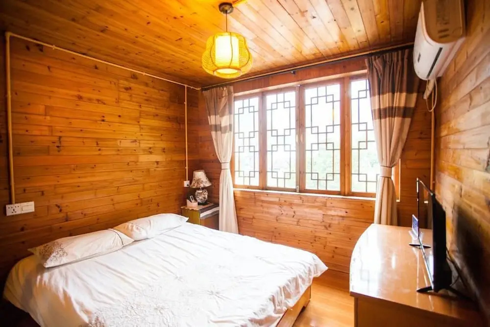 The Old Place In't Youth Hostel