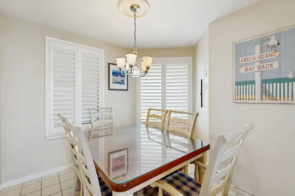 Ocean-view Penthouse With Pool, Balcony & Central AC - Snowbird-friendly