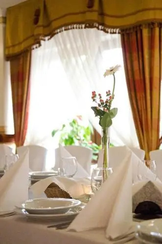 Figaro - Hotel I Restauracja