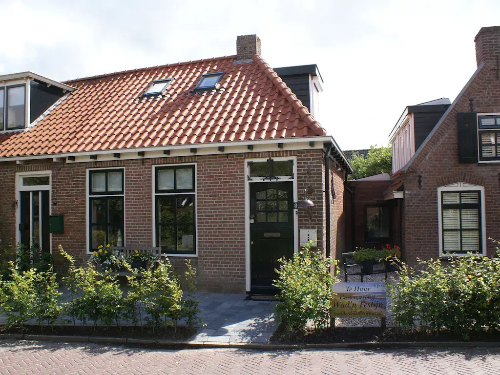 Fantastic luxury vacation home and next to the Wadden Sea