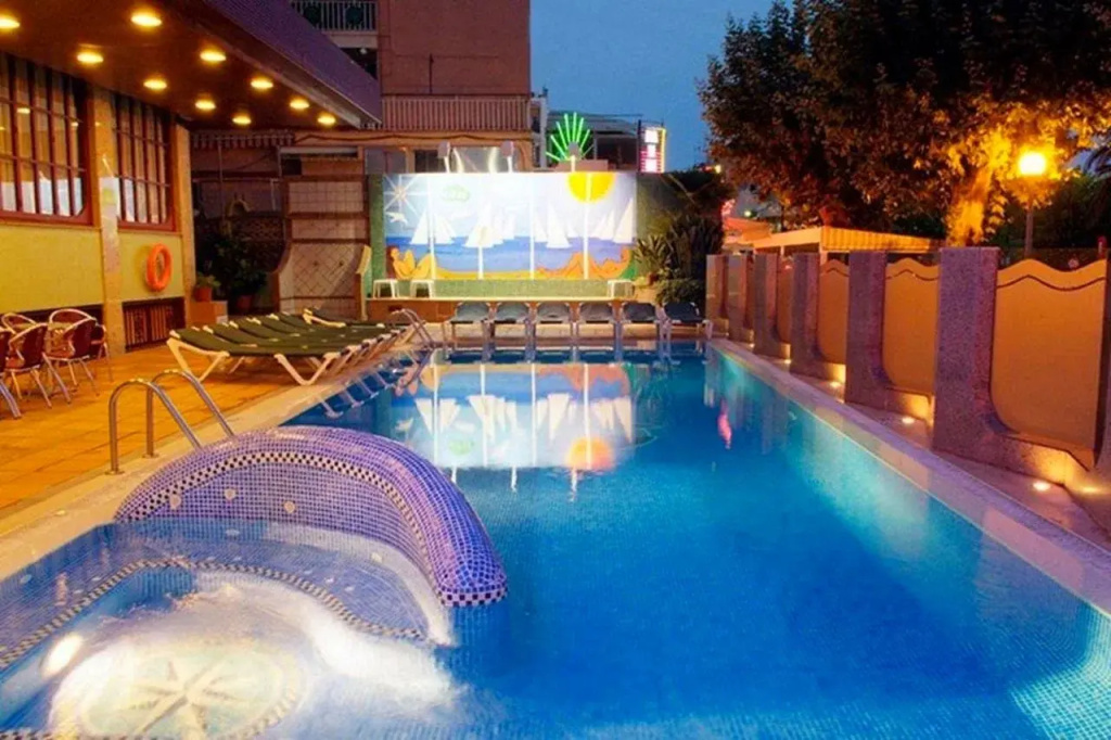 Garbi Calella Hotel