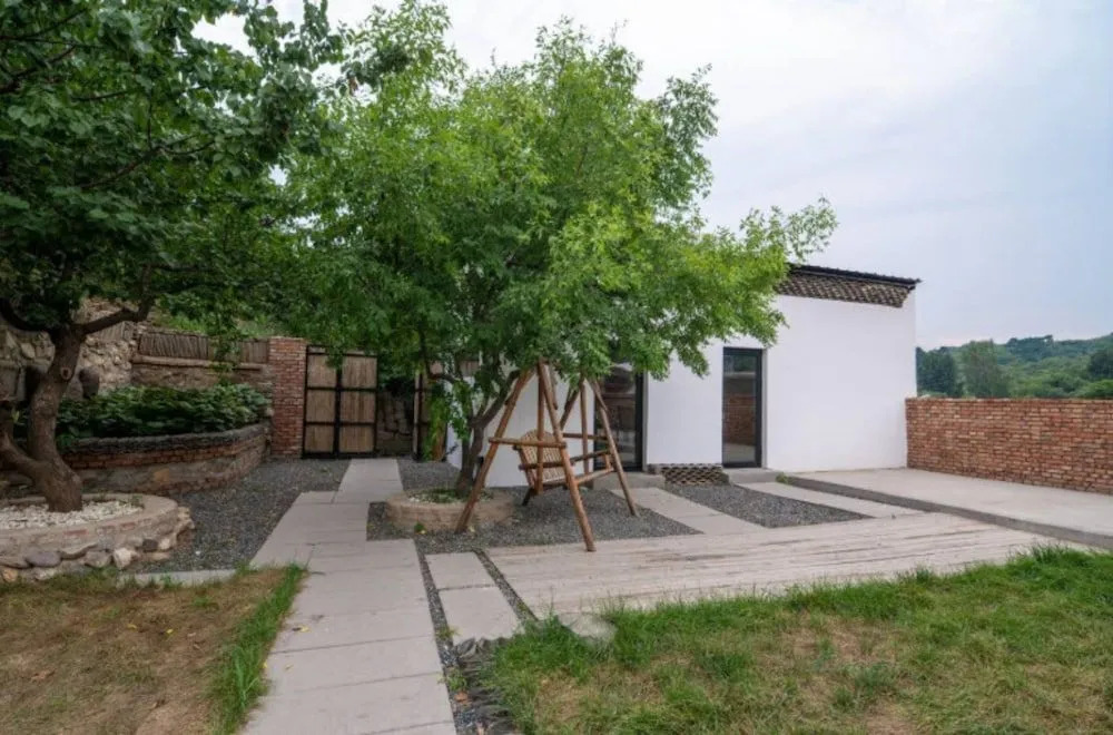 Xiang Chun Tree House Inn