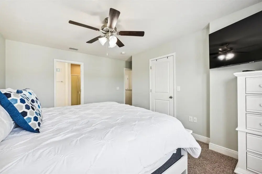 7664 Shadow Lake - Happy Horizons - 3 Bedroom 3 Townhouse by RedAwning