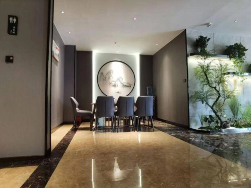 Junyi Haoting Holiday Hotel