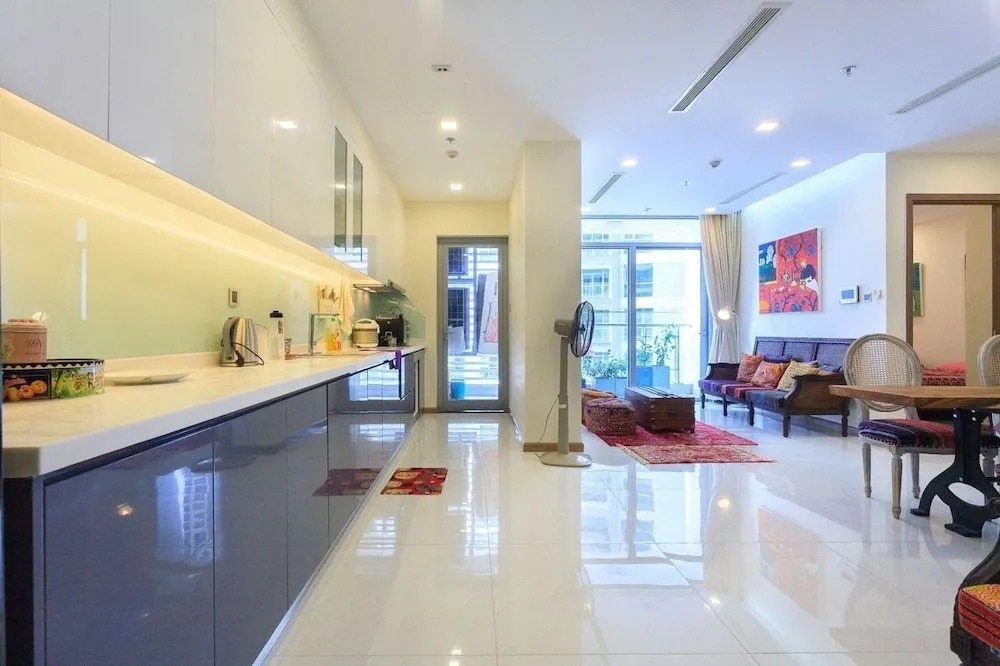 Aurora Apartment by Glenwood