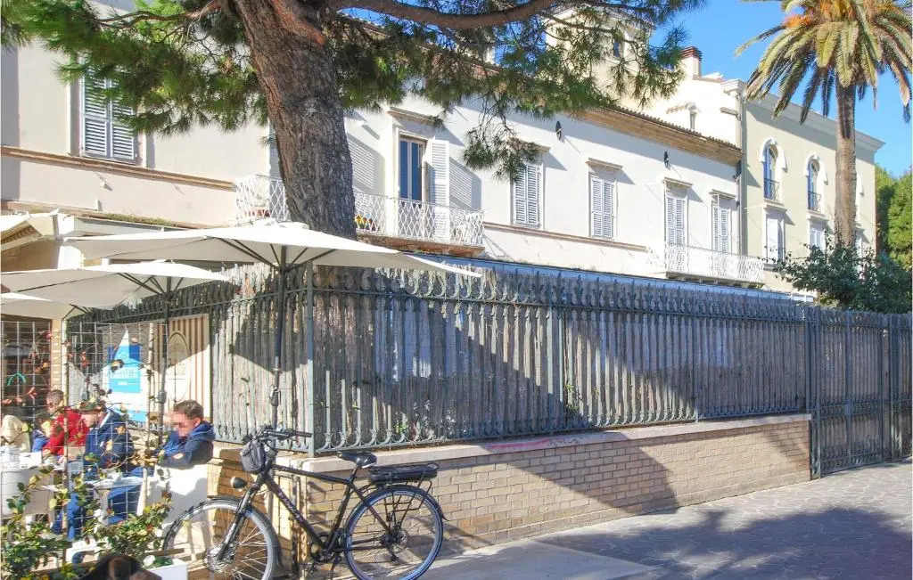 Beautiful Apartment in Grottammare With 1 Bedrooms