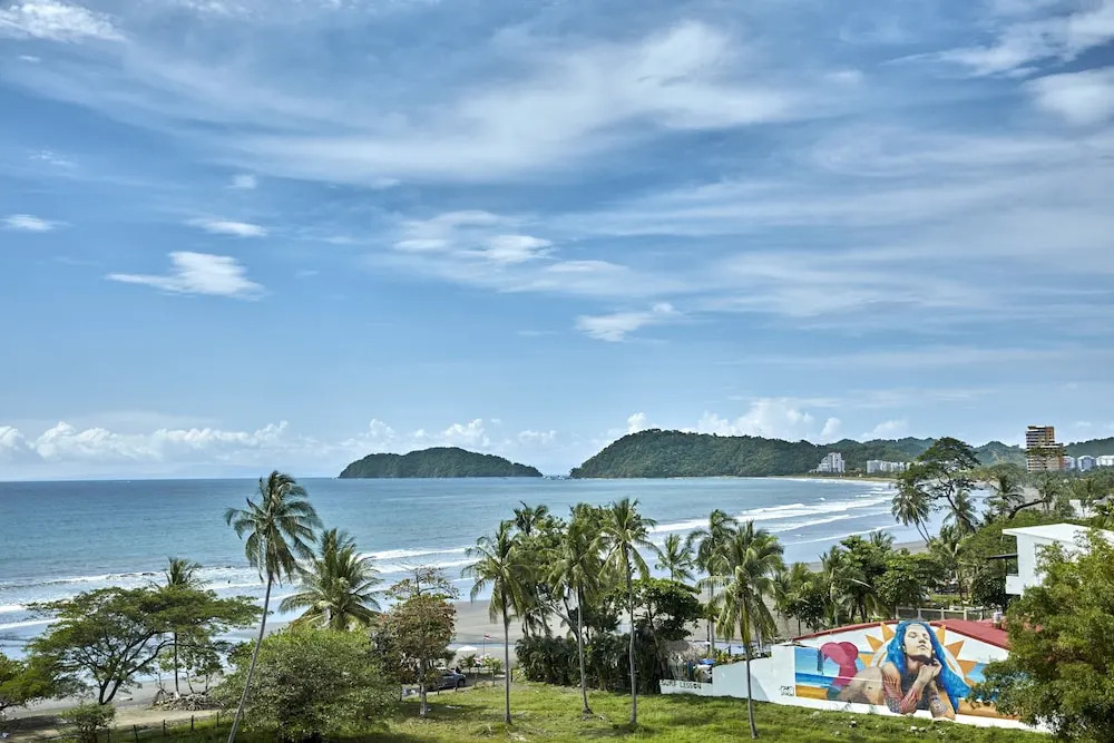 Sunset Blvd 9A - 3 Br Condo