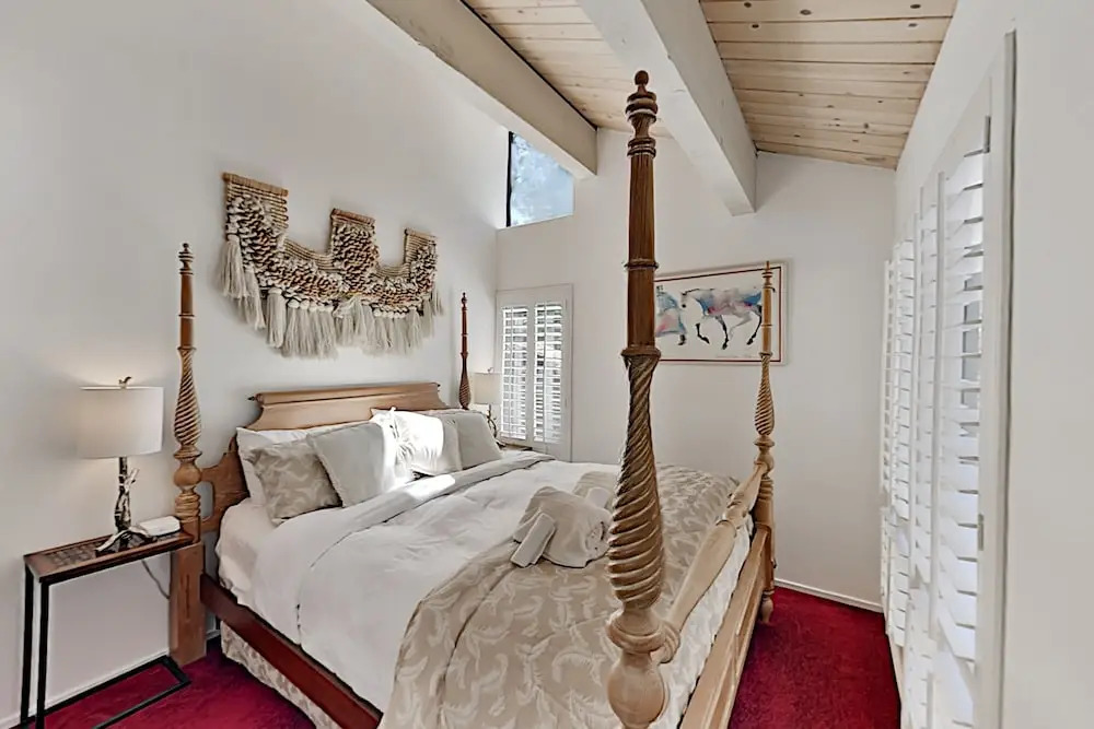 Kingwood Village Condo with Sparkling Pool -- Near Beach & Northstar