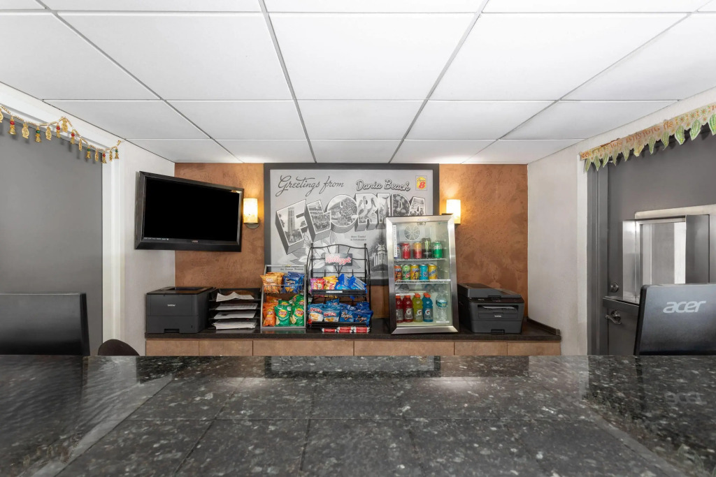 Super 8 Motel by Wyndham near Fort Lauderdale Arpt