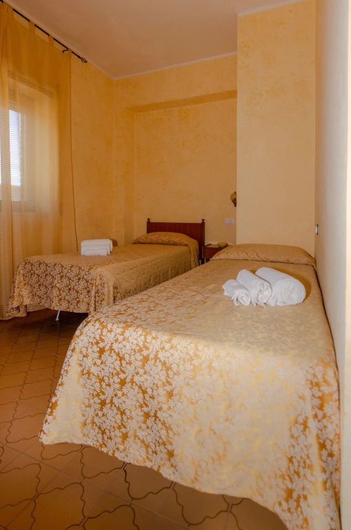 Hotel Holiday