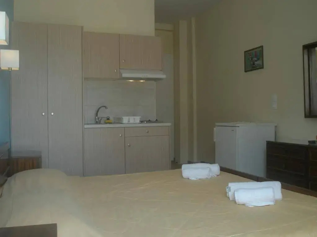 Tolon Beach Hotel