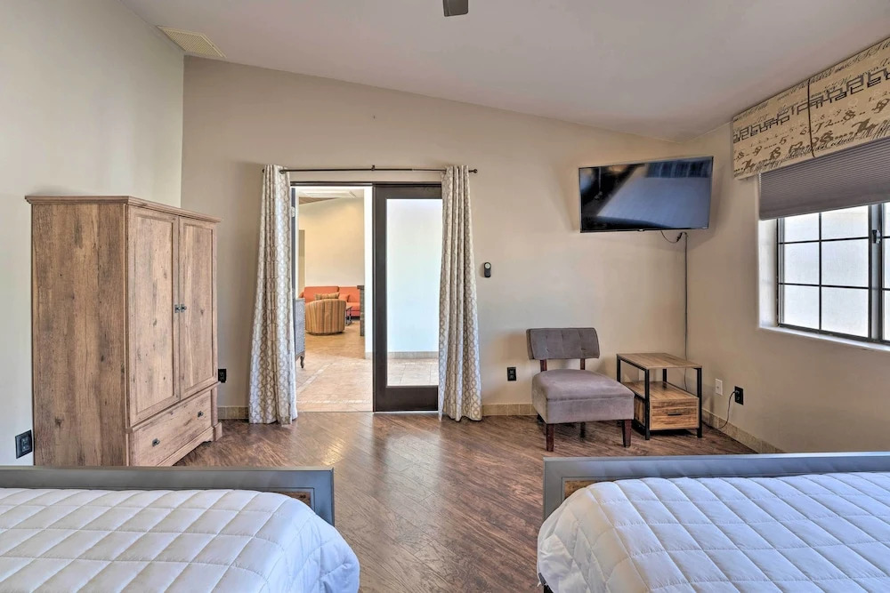Pool & Game Room: Pet-friendly Lake Havasu Gem