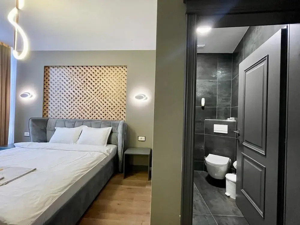 GRAND JNK Boutique Hotel