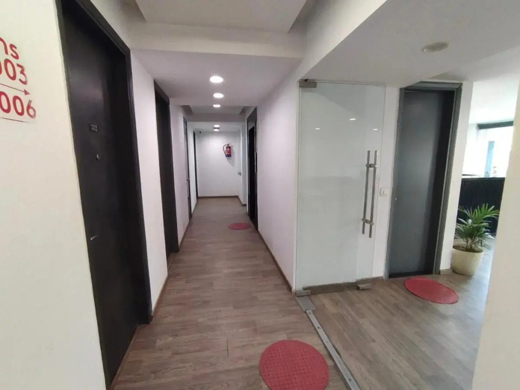 Saltstayz Select – Near Sohna Road City Center
