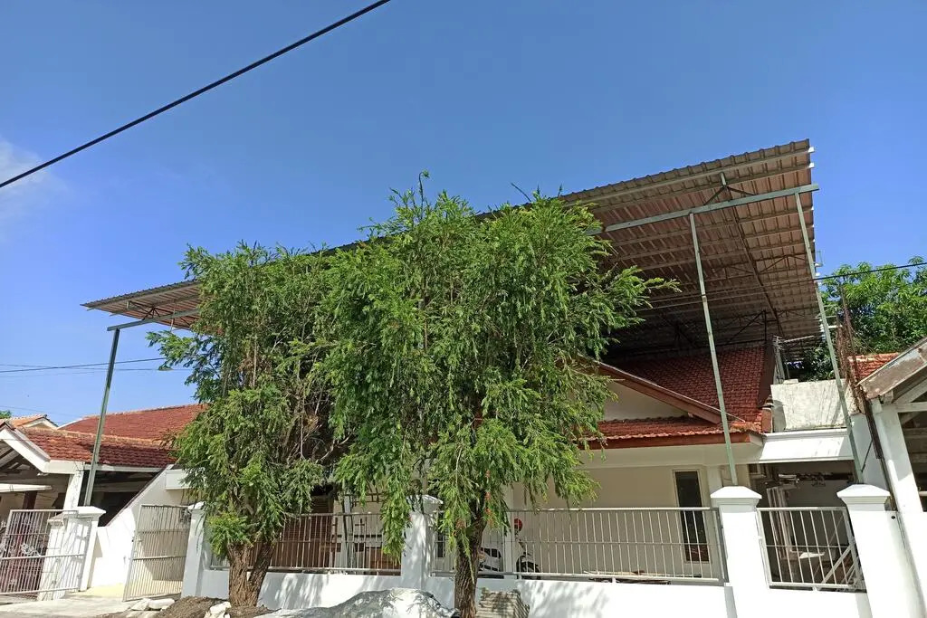OYO Life 2988 Medokan N2 Residence