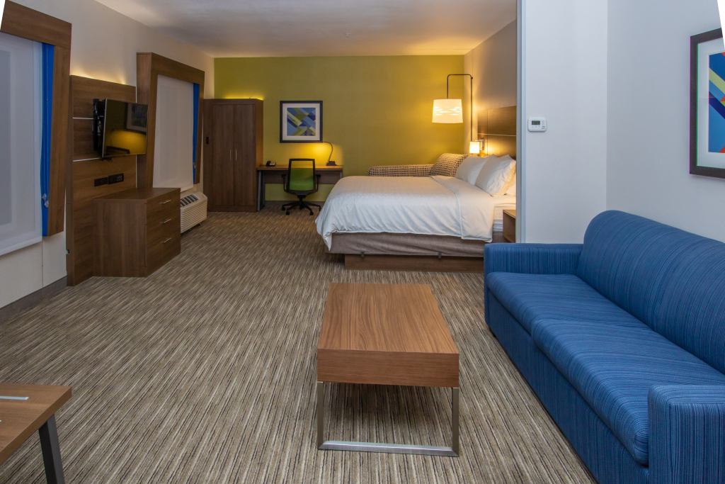 Holiday Inn Express Hotel & Suites Roseville - Galleria Area by IHG