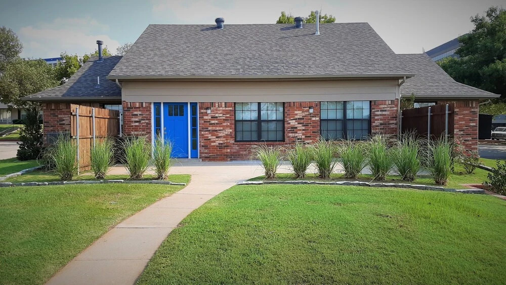 Next to Integris Baptist Hospital-Suite