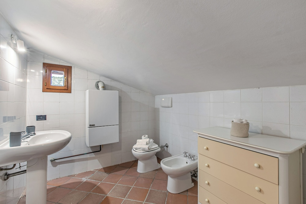 Villa Adriana Capalbio with A/C, BBQ and Parking - Happy Rentals