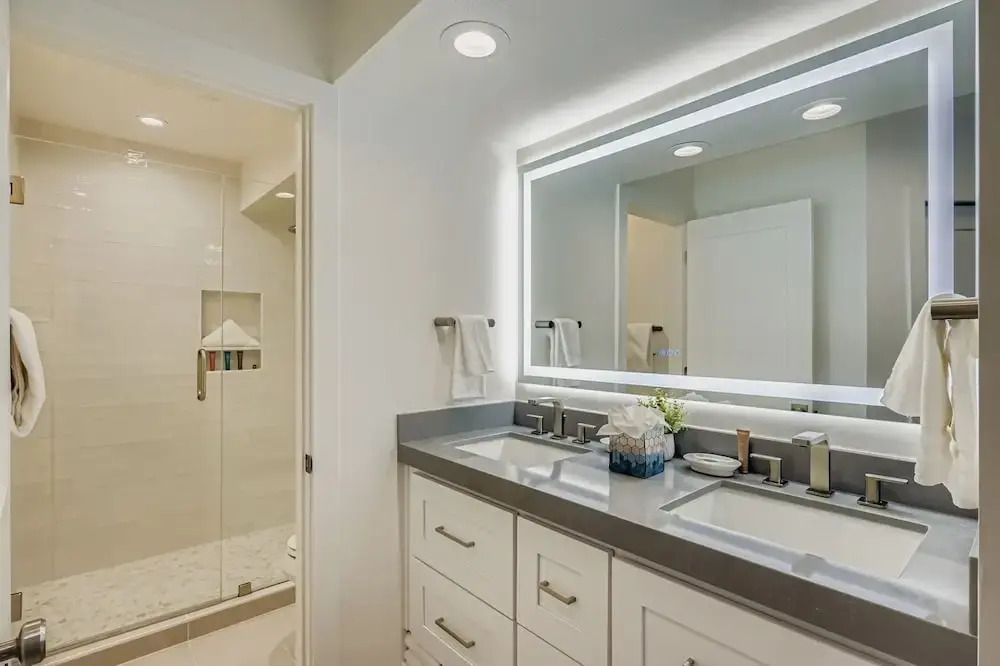 Woodside Avenue Retreat 1375 2 Bedroom Condo