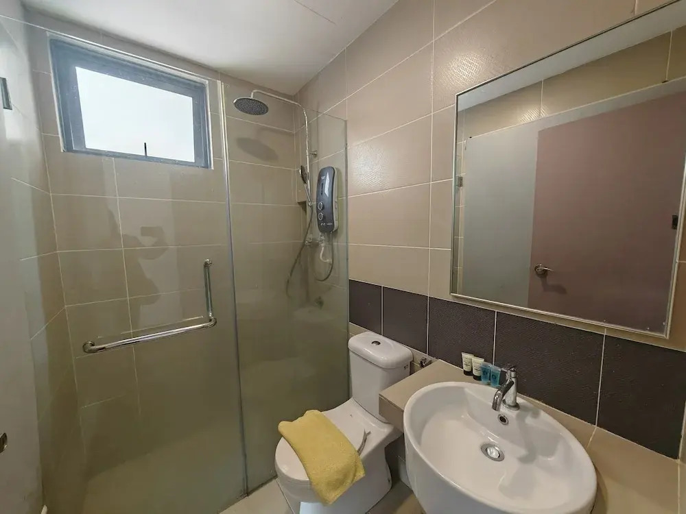 AMERIN MALL CONDO SUITE KL By VP