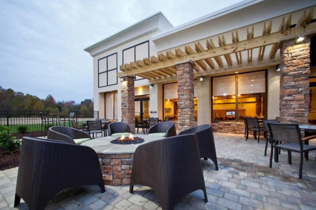 Doubletree By Hilton Greensboro Airport