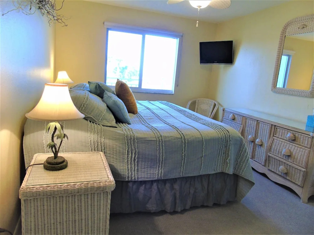 Sunset Royale 214 2 Bedrooms 2 Bathrooms Apts