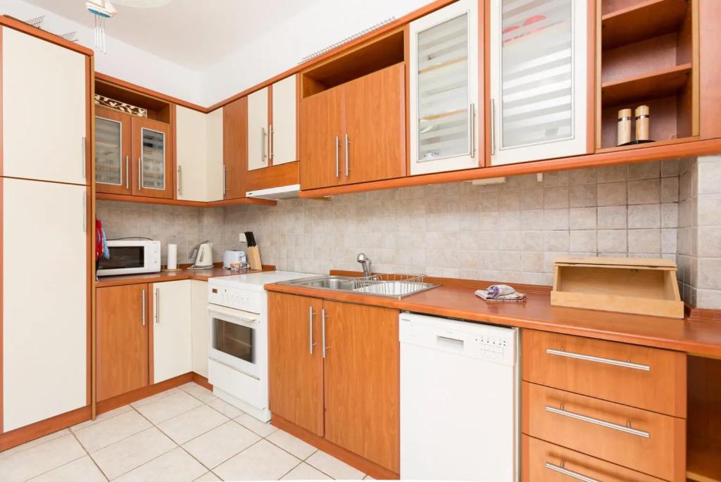 Anna Apartment