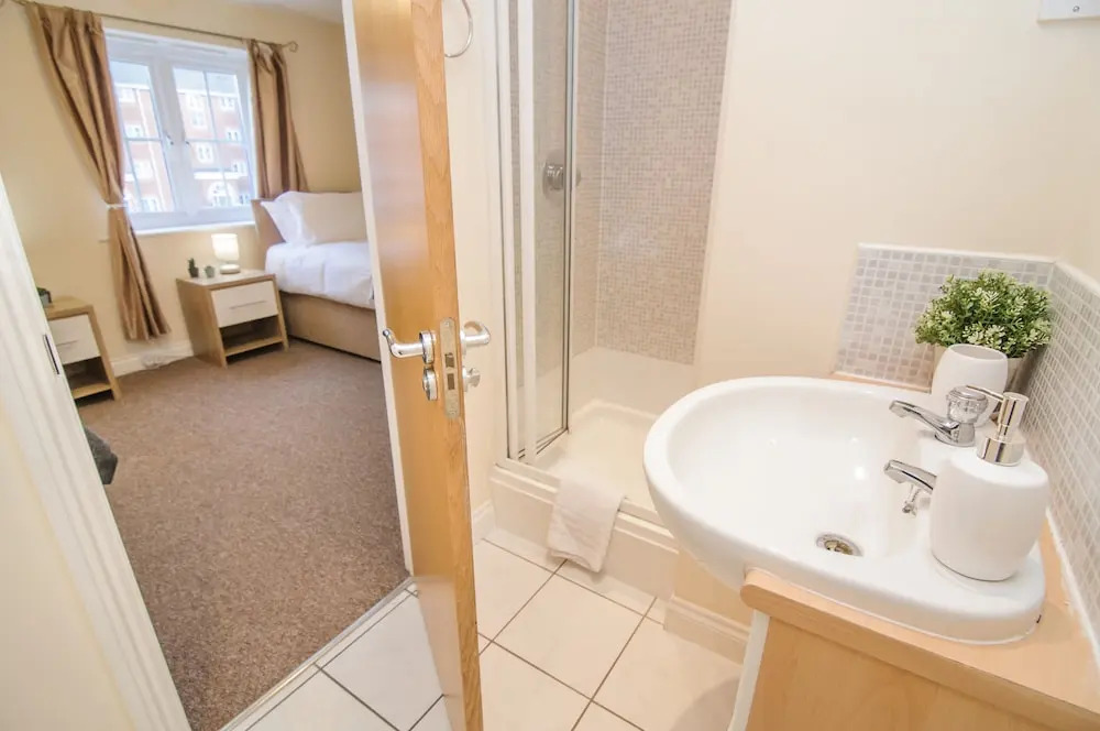 Sargeson Apartment