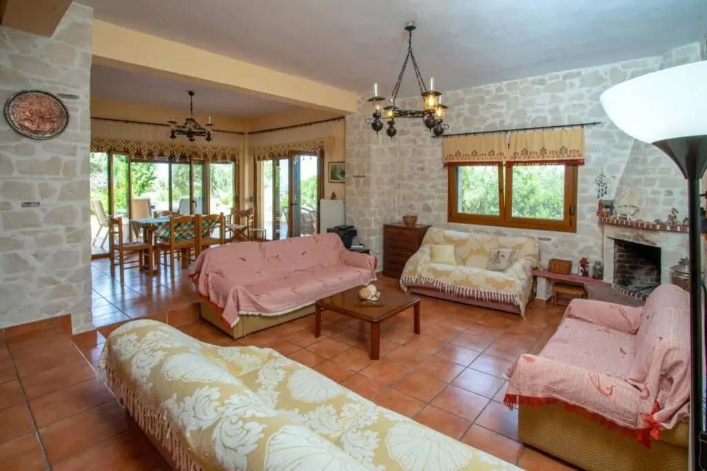 Family 5-bdrm villa with sea views on private land