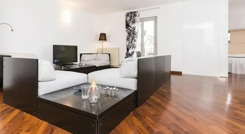 Ascanio Sforza Halldis Apartments