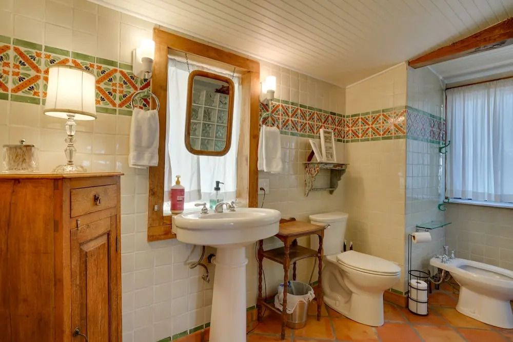 Patagonia Cottage w/ Patio & Yard: Walk to Town