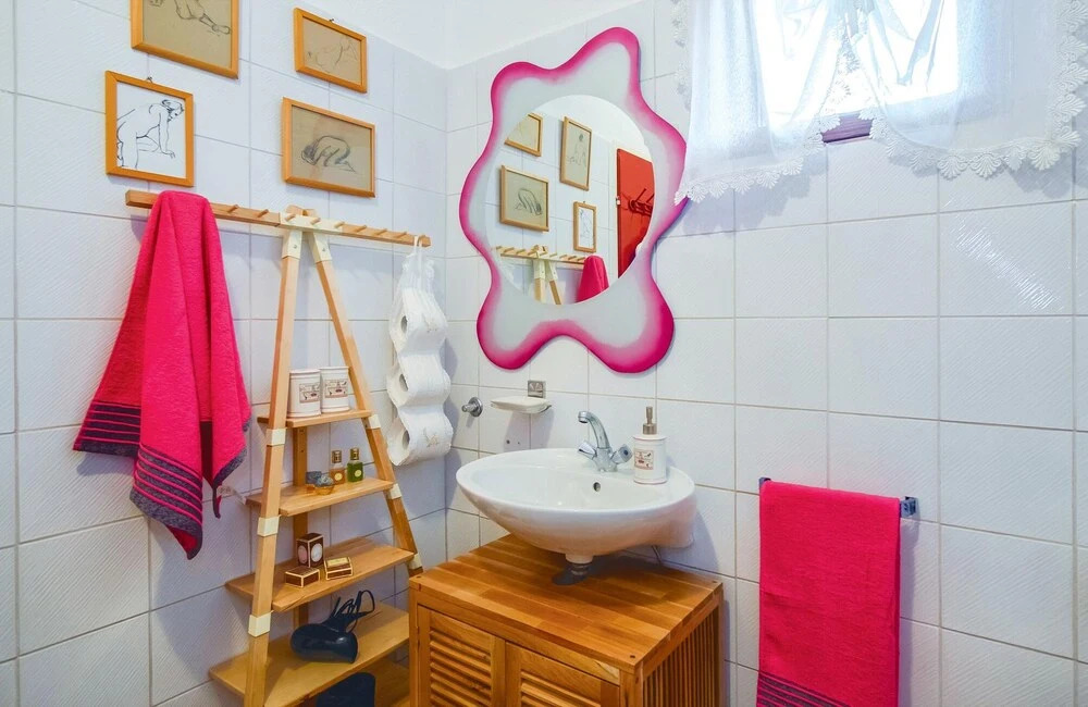 Pet Friendly Home In Zrnovnica