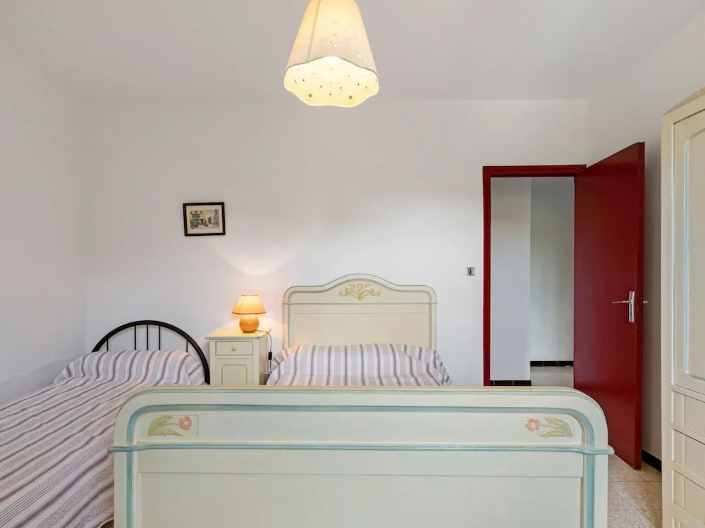 Beautiful Apartment in Mèze with Swimming Pool
