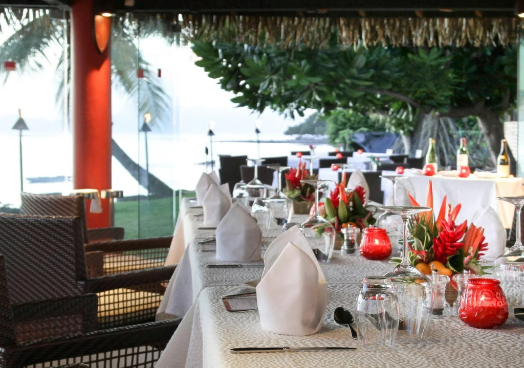 Tahiti Ia Ora Beach Resort