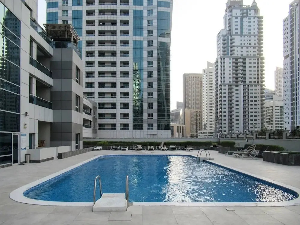 Luxurious 2BR w/ Stunning Marina Views - Minutes From Dubai Metro & Tram!