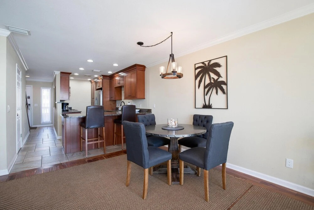 Directly On The Beach! First Floor Sundeck! Near Pier Park! Sleeps 6