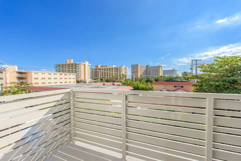 1315 North Ocean Blvd Townhouse by RedAwning