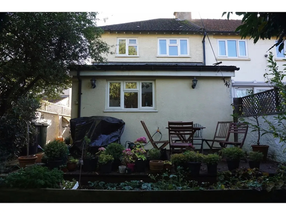 Comfortable Family Home in Oxford With Parking