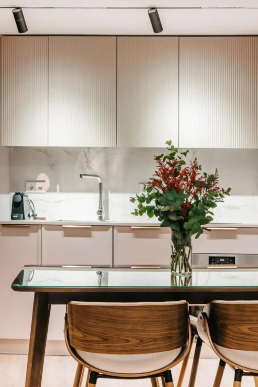 Stunning & Bright 2BD 2BTH – CITY CENTER -GRAN VIA