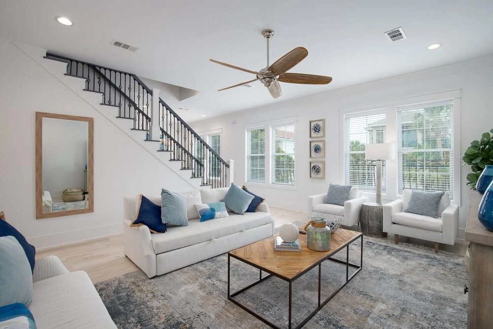 Destin's Gem by Avantstay Steps to the Beach w/ BBQ & Pool