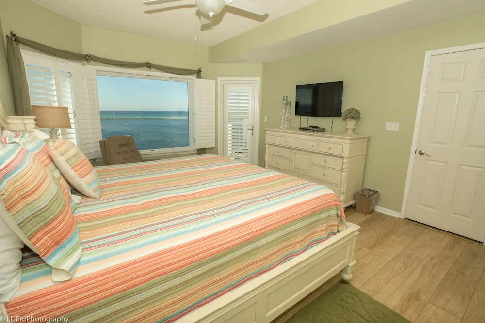 Waterview Towers 832 - 3 Br Condo