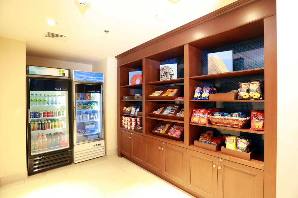 Hampton Inn & Suites Laval