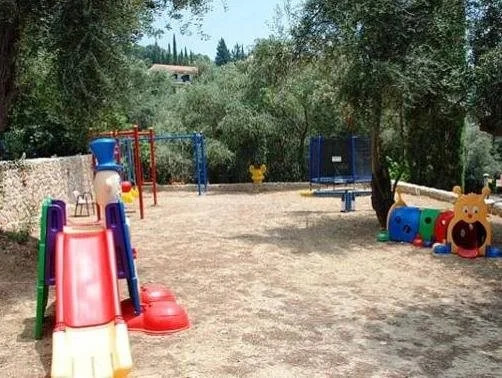 Bozikis Apartments & Studios